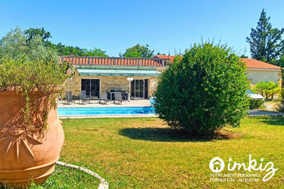 Maison - 250 m² - 6 pièces