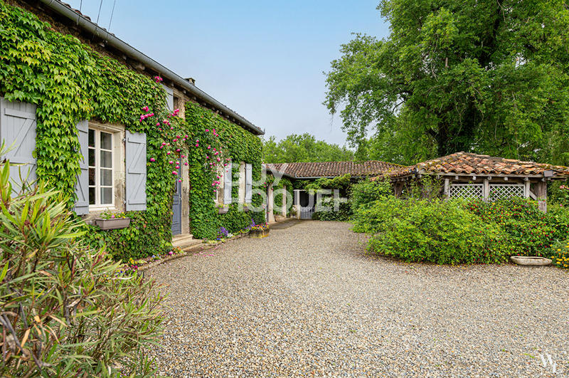 Maison - 171 m² - 6 pièces