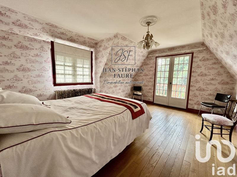 Maison - 180 m² - 7 pièces