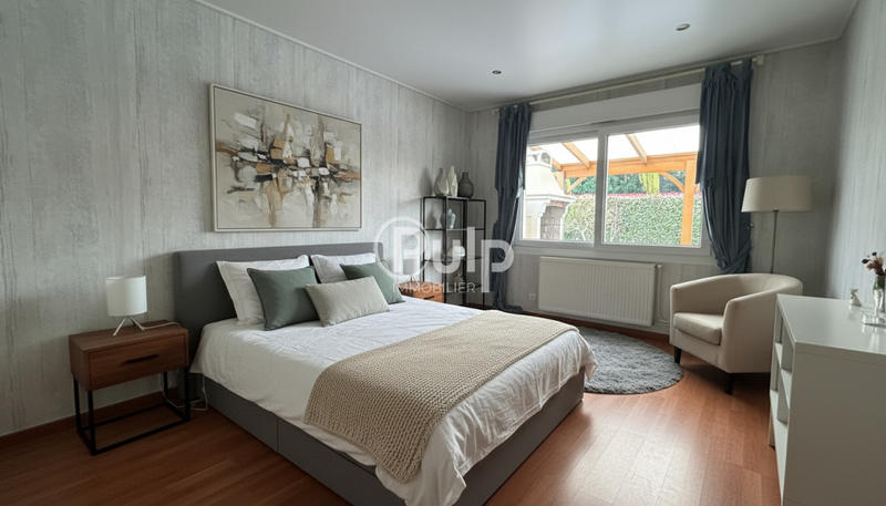 Maison - 195 m² - 8 pièces