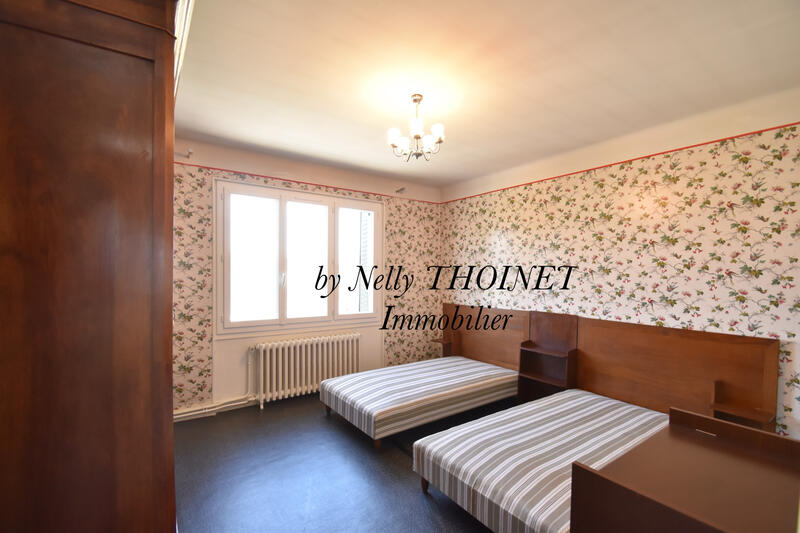 Maison - 208 m² - 12 pièces