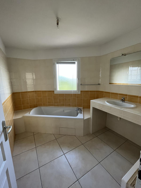 Appartement - 75 m² - 4 pièces