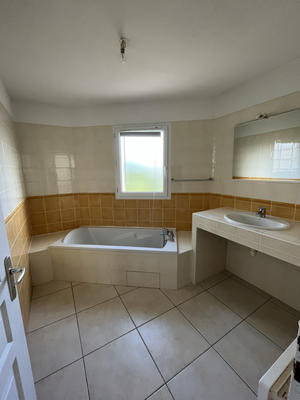 Appartement - 75 m² - 4 pièces