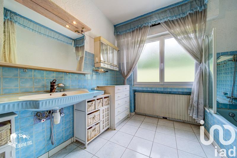 Maison - 203 m² - 9 pièces