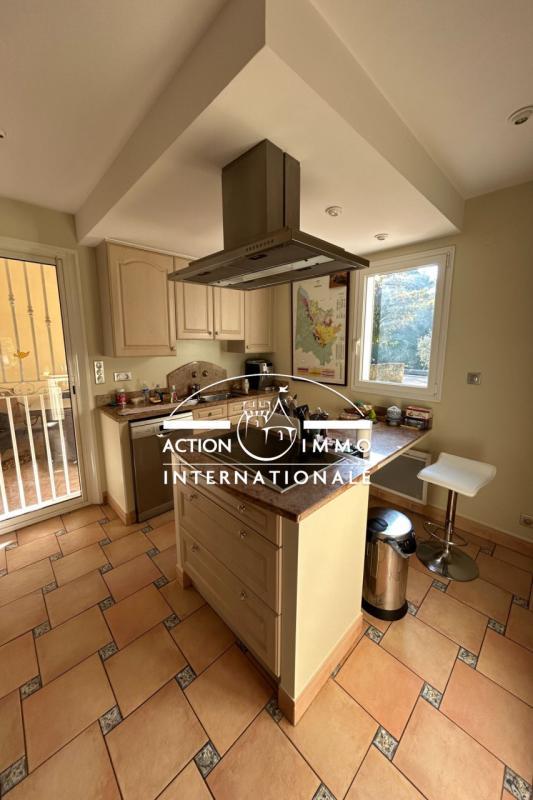 Villa - 206 m² - 6 pièces