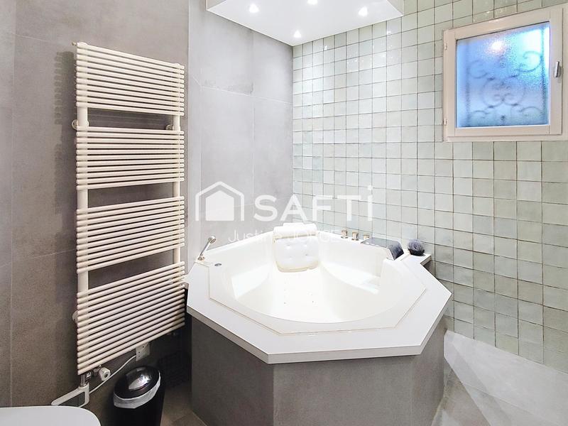 Maison - 228 m² - 7 pièces