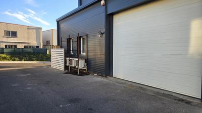 Local d'activités - 250 m² - 5 pièces