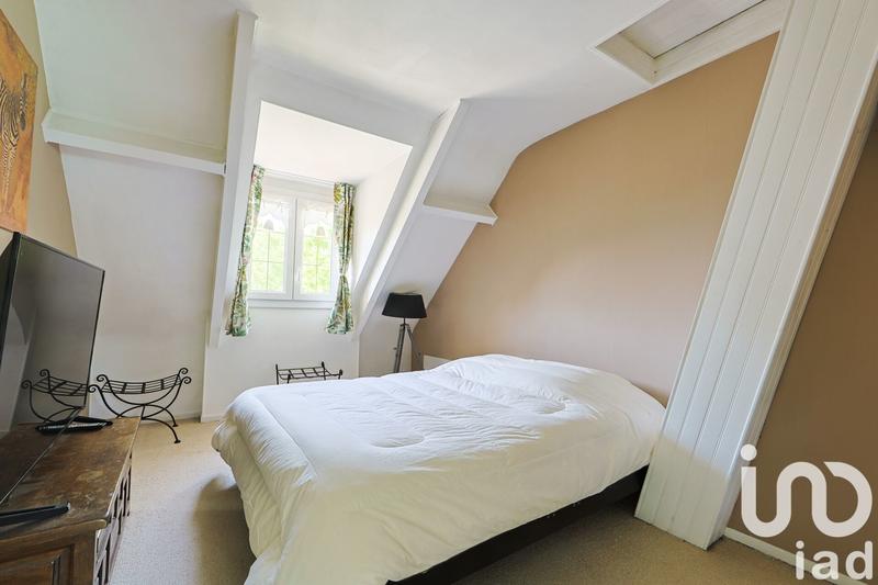 Maison - 203 m² - 9 pièces