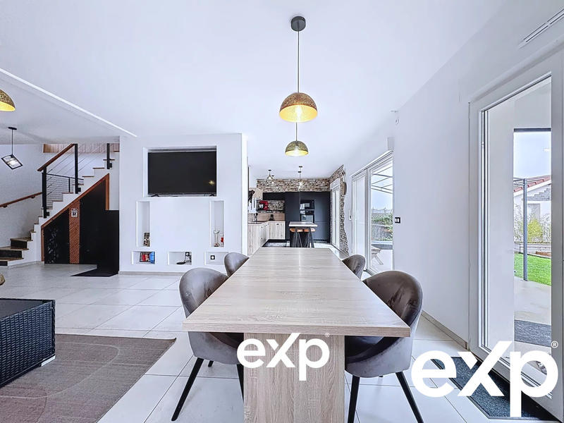 Maison - 151 m² - 6 pièces