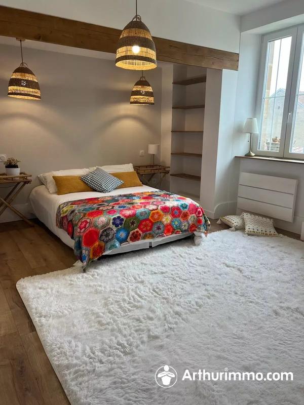 Maison - 220 m² - 8 pièces