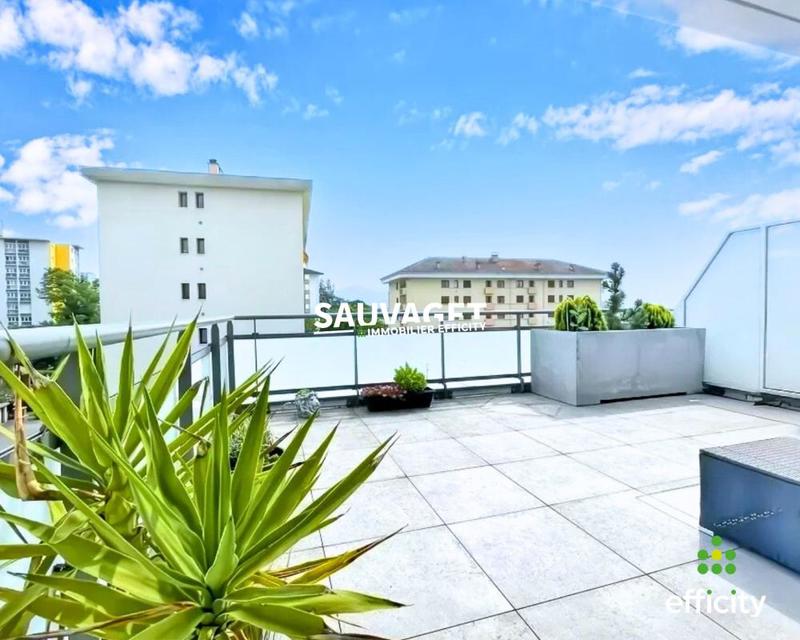 Appartement - 105 m² - 5 pièces