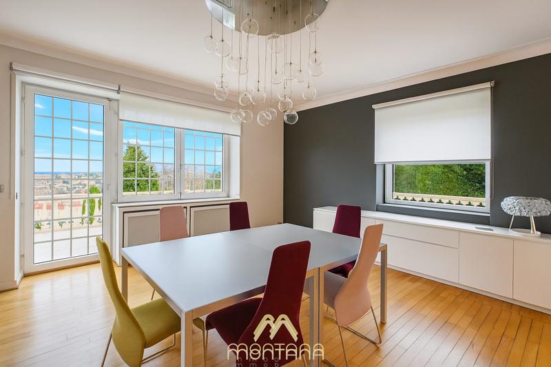 Maison - 300 m² - 7 pièces