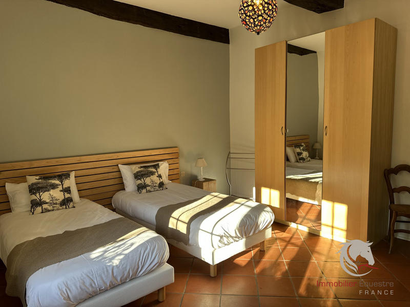 Maison - 530 m² - 21 pièces