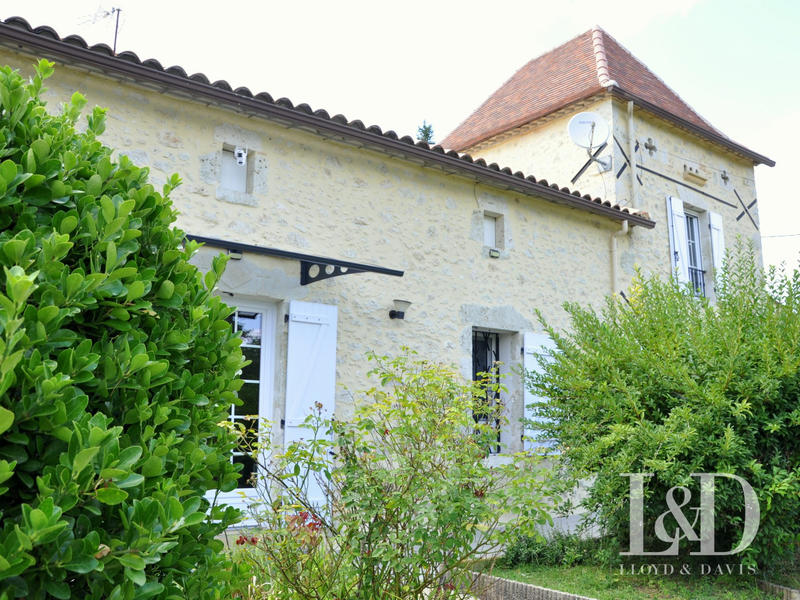 Maison - 206 m² - 6 pièces