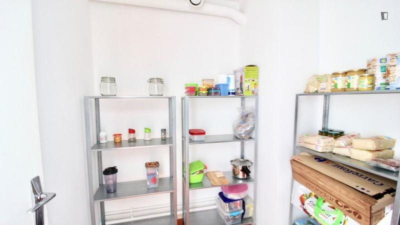 Chambre - 12 m² - 4 pièces