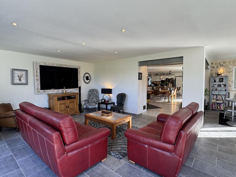 Maison - 200 m² - 7 pièces