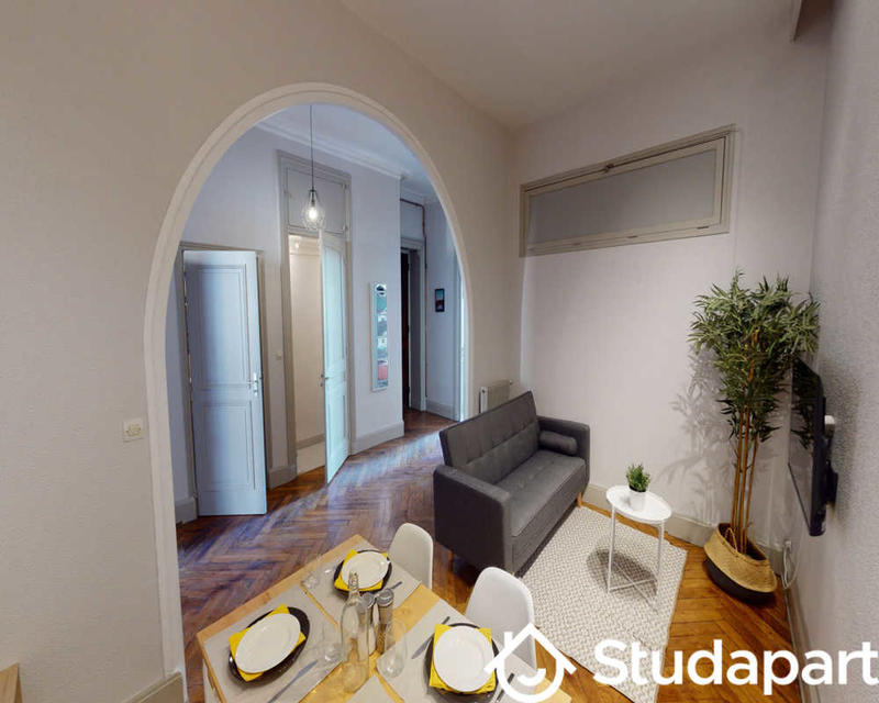 Chambre - 80 m² - 1 pièce