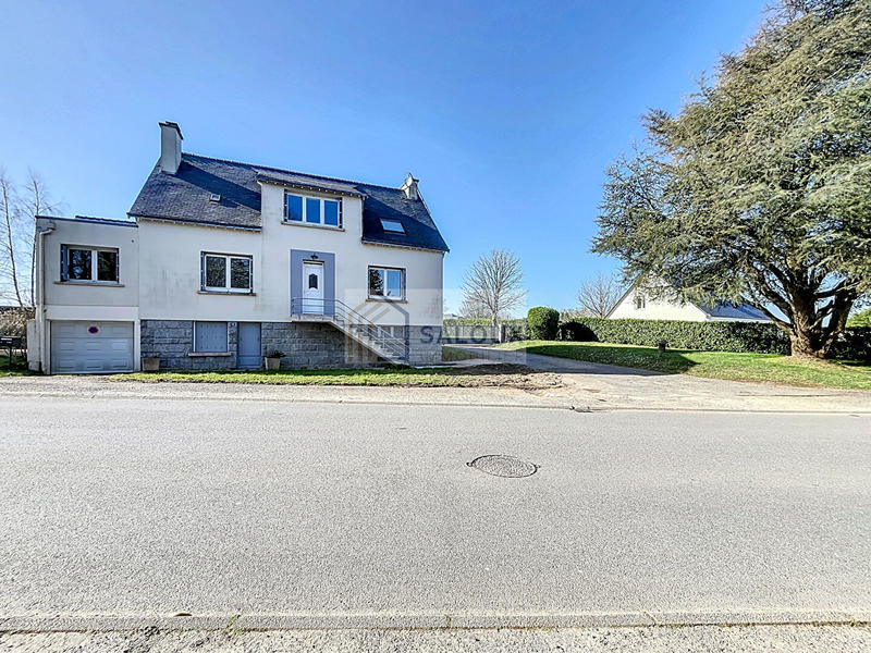 Maison - 267 m² - 8 pièces