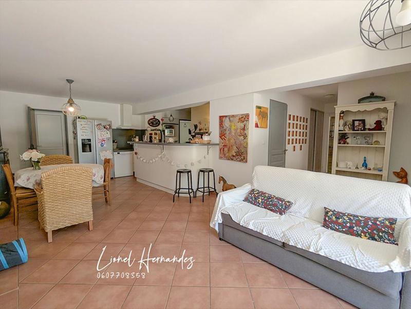 Maison - 295 m² - 10 pièces