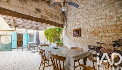 Maison - 275 m² - 11 pièces