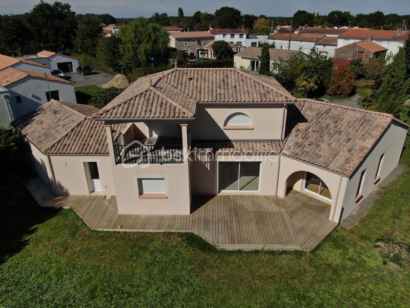 Demeure - 147 m² - 5 pièces