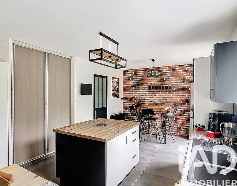 Maison - 180 m² - 9 pièces