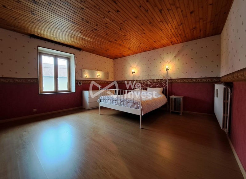 Maison - 213 m² - 8 pièces