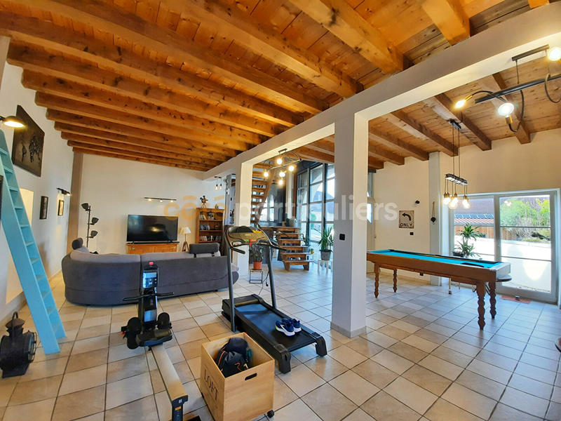 Maison - 232 m² - 6 pièces