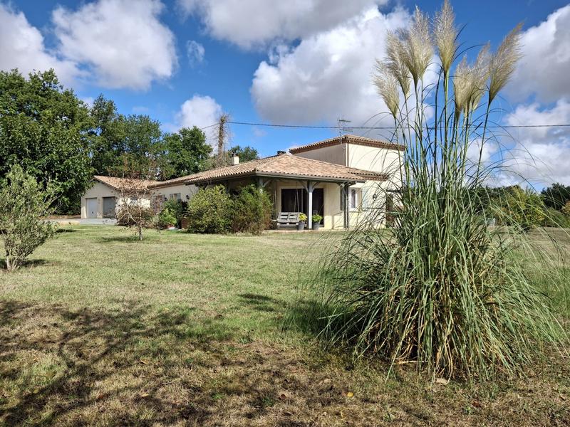 Maison traditionnelle - 142 m² - 6 pièces