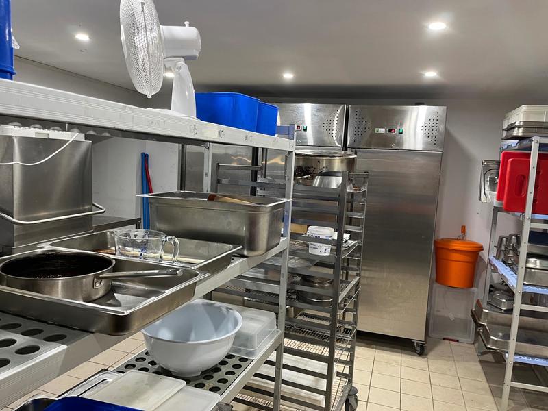 Local commercial - 313 m² - 6 pièces