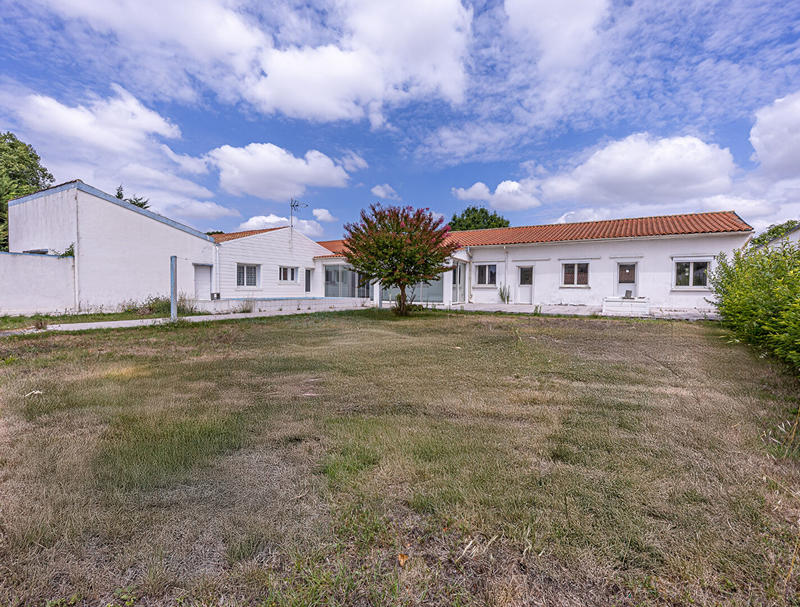 Maison - 201 m² - 7 pièces