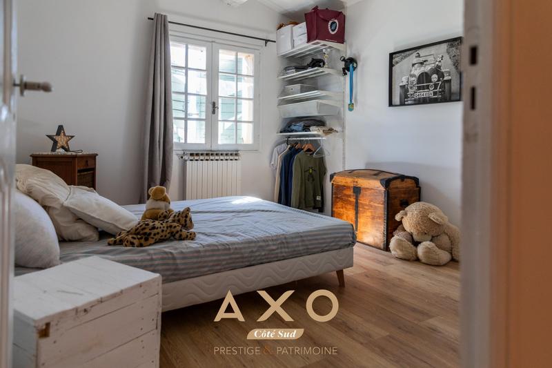 Maison - 200 m² - 7 pièces