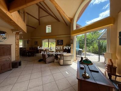 Maison - 300 m² - 15 pièces