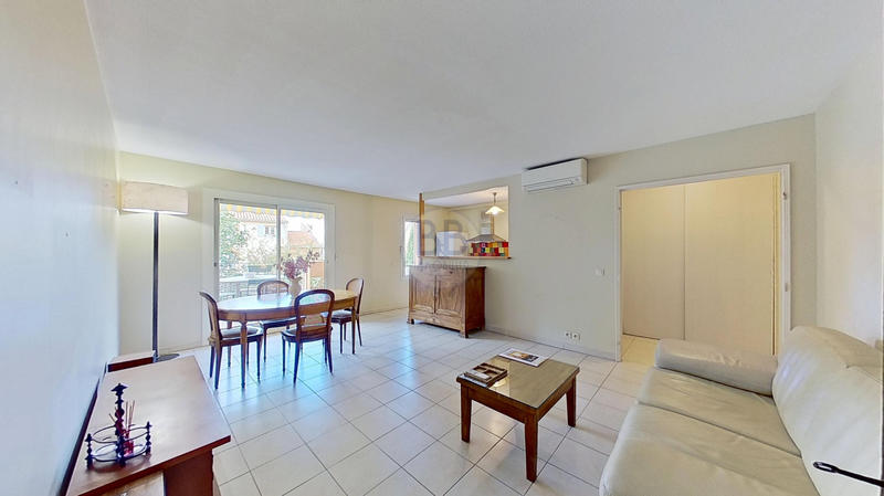 Appartement - 90 m² - 4 pièces