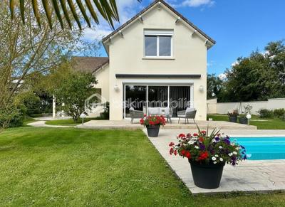 Maison - 205 m² - 8 pièces