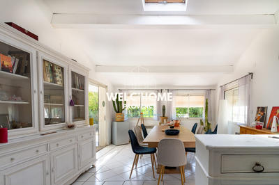 Villa - 240 m² - 8 pièces