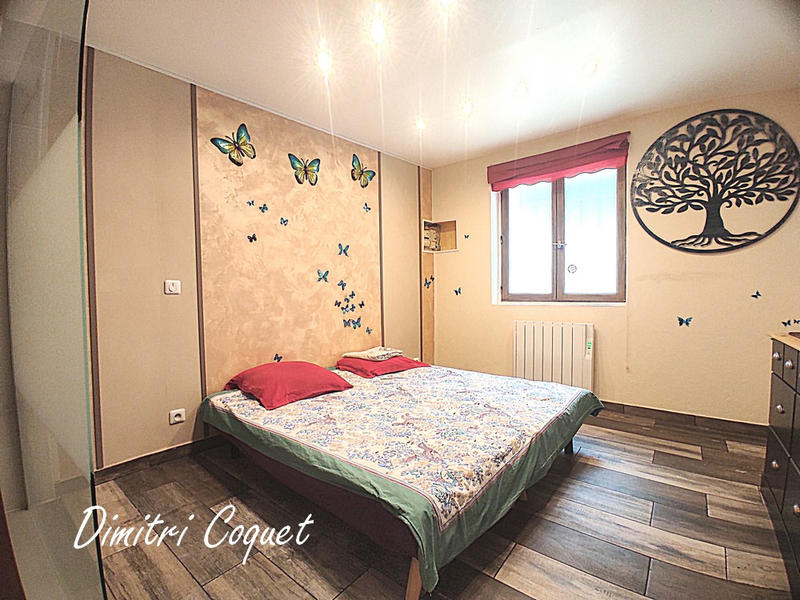 Maison - 205 m² - 7 pièces