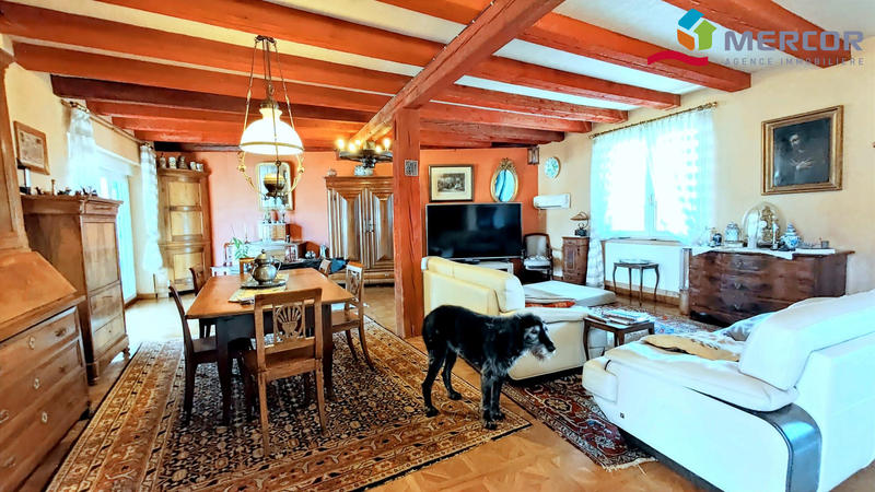 Maison - 250 m² - 4 pièces