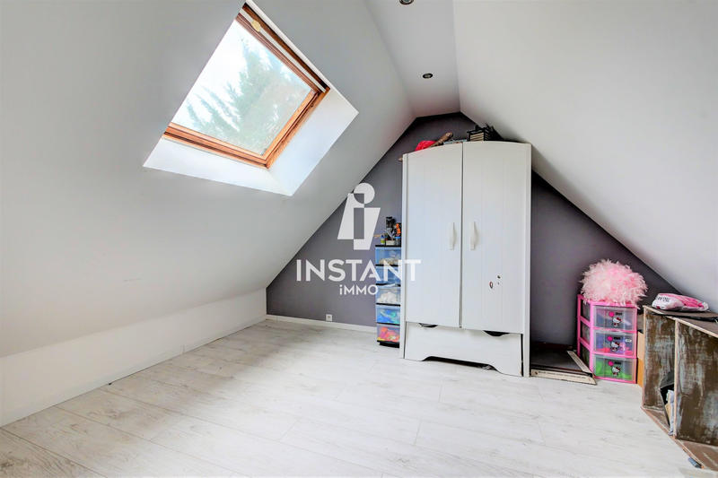 Maison - 210 m² - 9 pièces