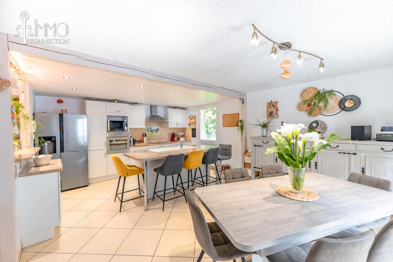 Villa - 167 m² - 6 pièces