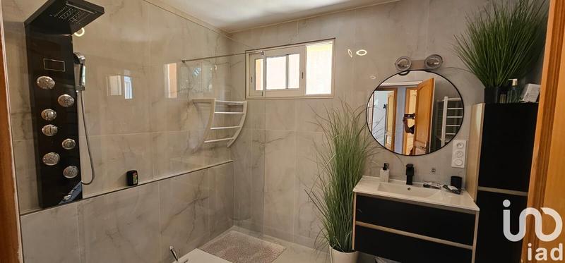 Maison - 242 m² - 8 pièces