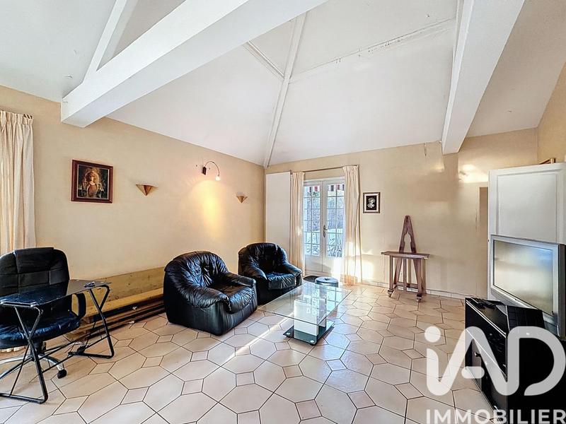 Maison - 210 m² - 6 pièces