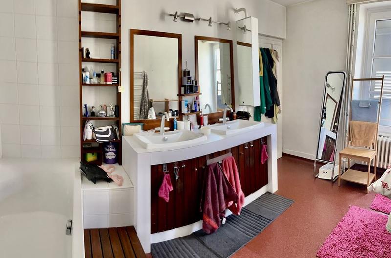 Maison - 263 m² - 9 pièces