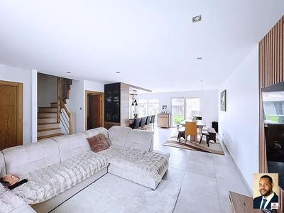 Maison - 160 m² - 7 pièces