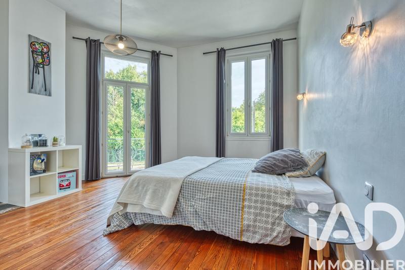 Maison - 250 m² - 7 pièces