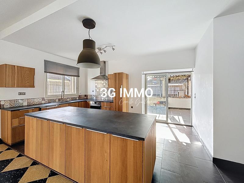 Appartement - 216 m² - 6 pièces