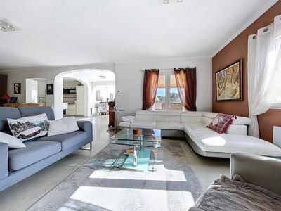 Villa - 184 m² - 4 pièces