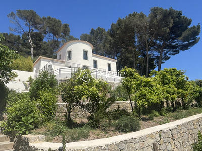 Villa - 225 m² - 6 pièces