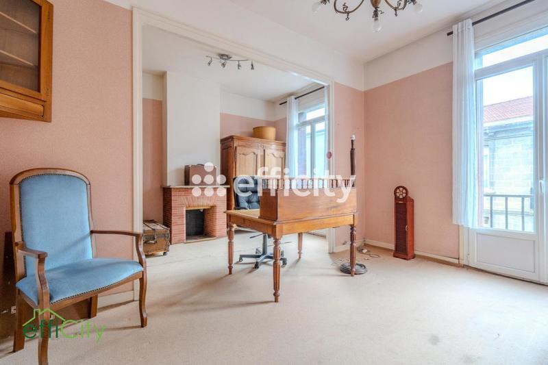 Maison - 220 m² - 9 pièces