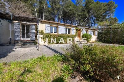 Maison - 300 m² - 7 pièces